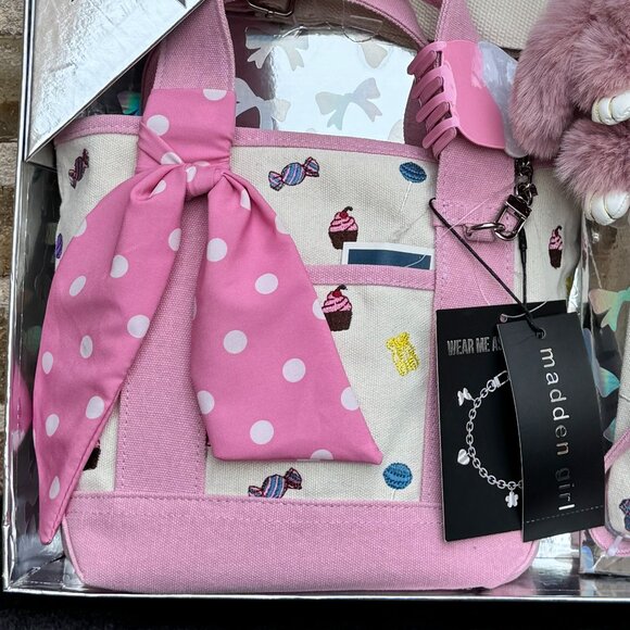 NEW! Viral MADDEN GIRL Cupcake/Sweets Gift Set - Tote + Bag Charms and Pouch! - Picture 2 of 7